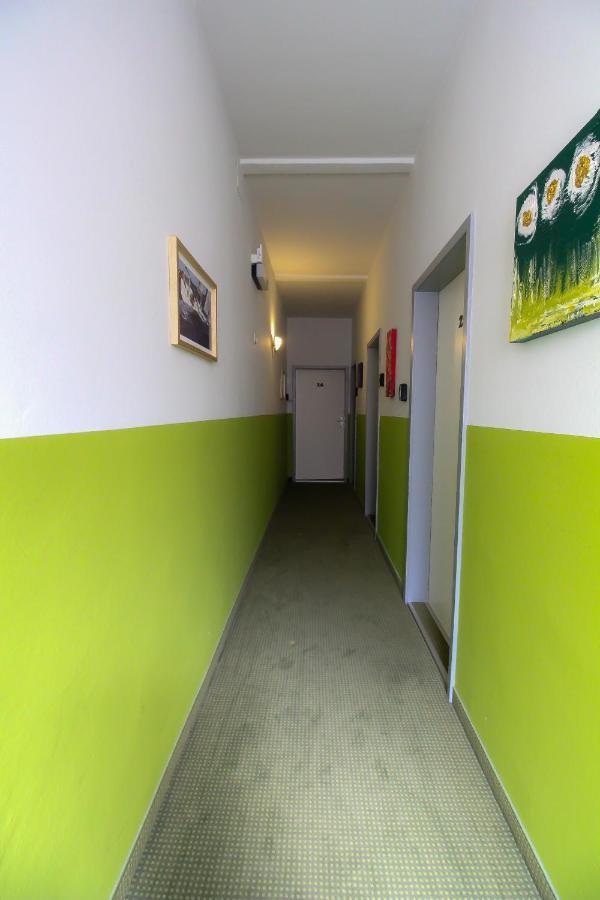 Private Double Bed Room With Bathroom Bécs Kültér fotó